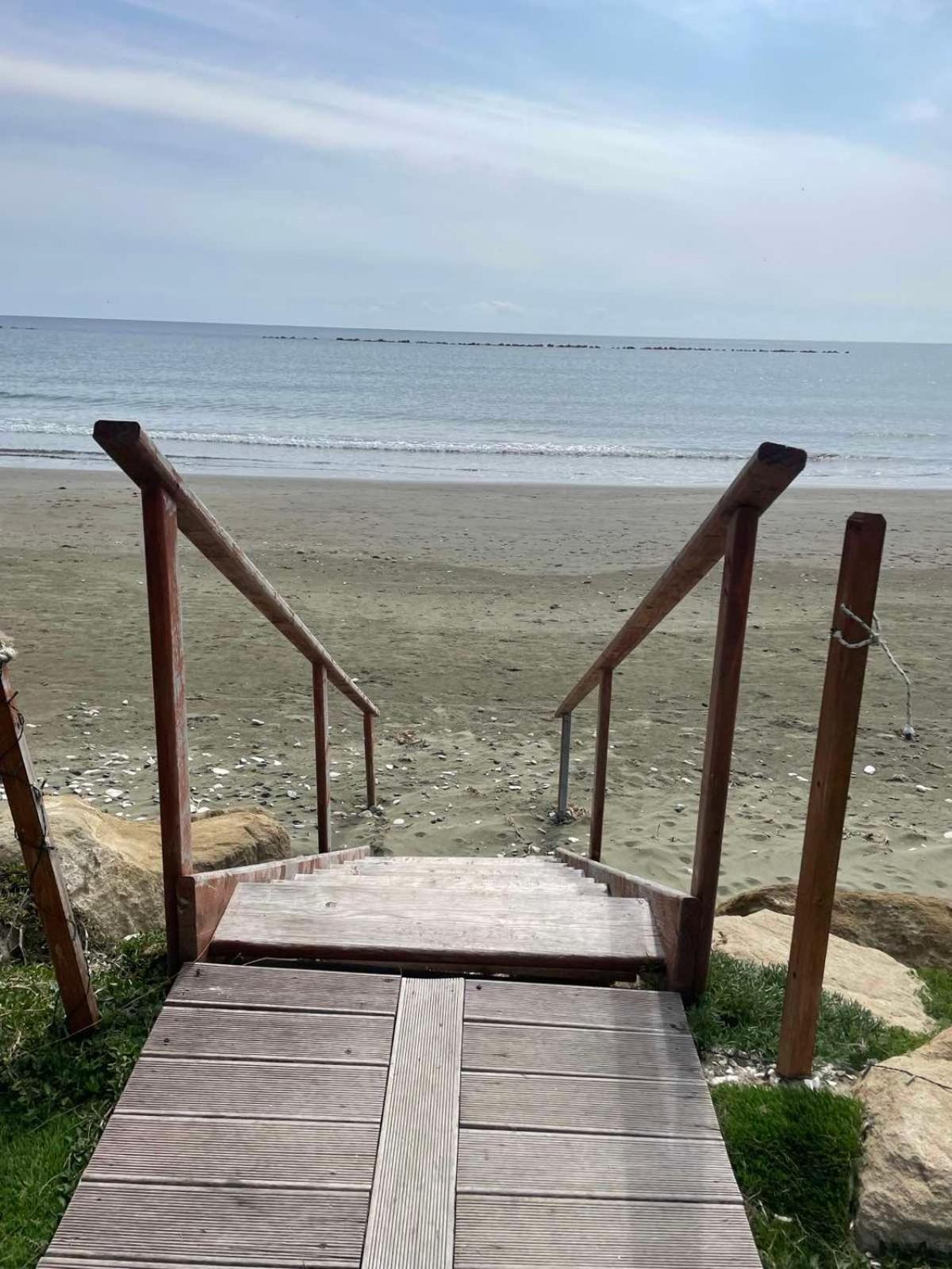 Appartamento Mariliz Larnaca Esterno foto